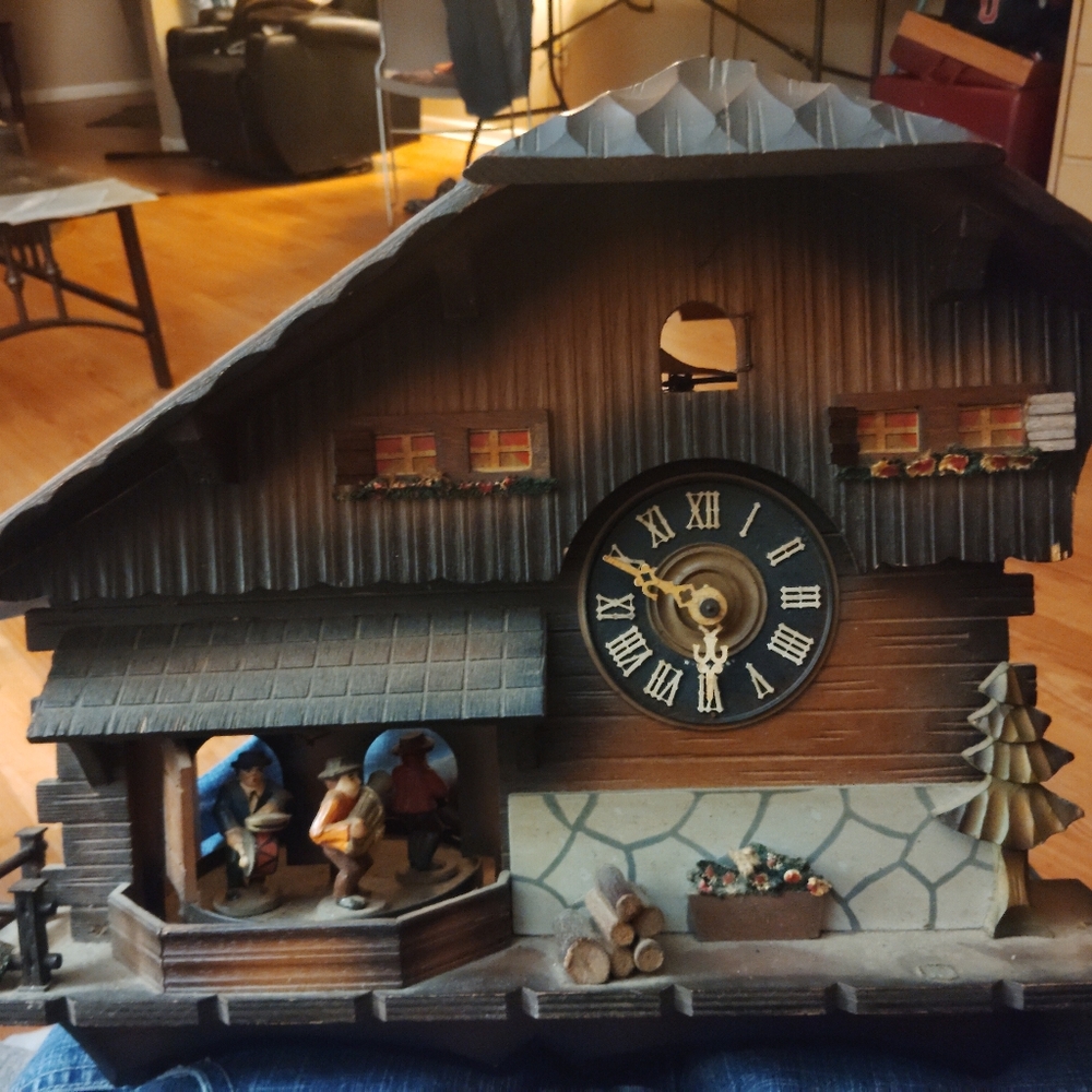 E. Schmeckenbechre Pre 1950 Cuckoo Clock